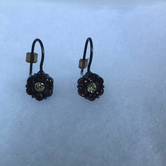 Beautiful Copper Flower Earring - Picture 3 of 4